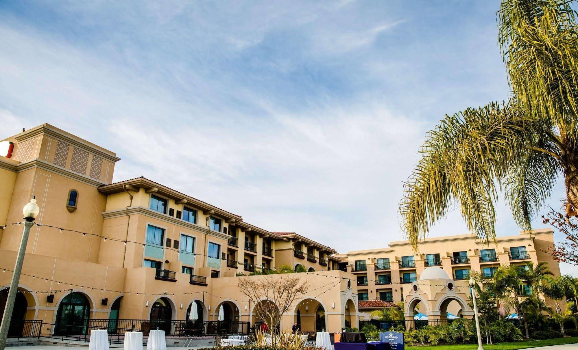 Courtyard San Diego Airport/Liberty Station Exterior foto